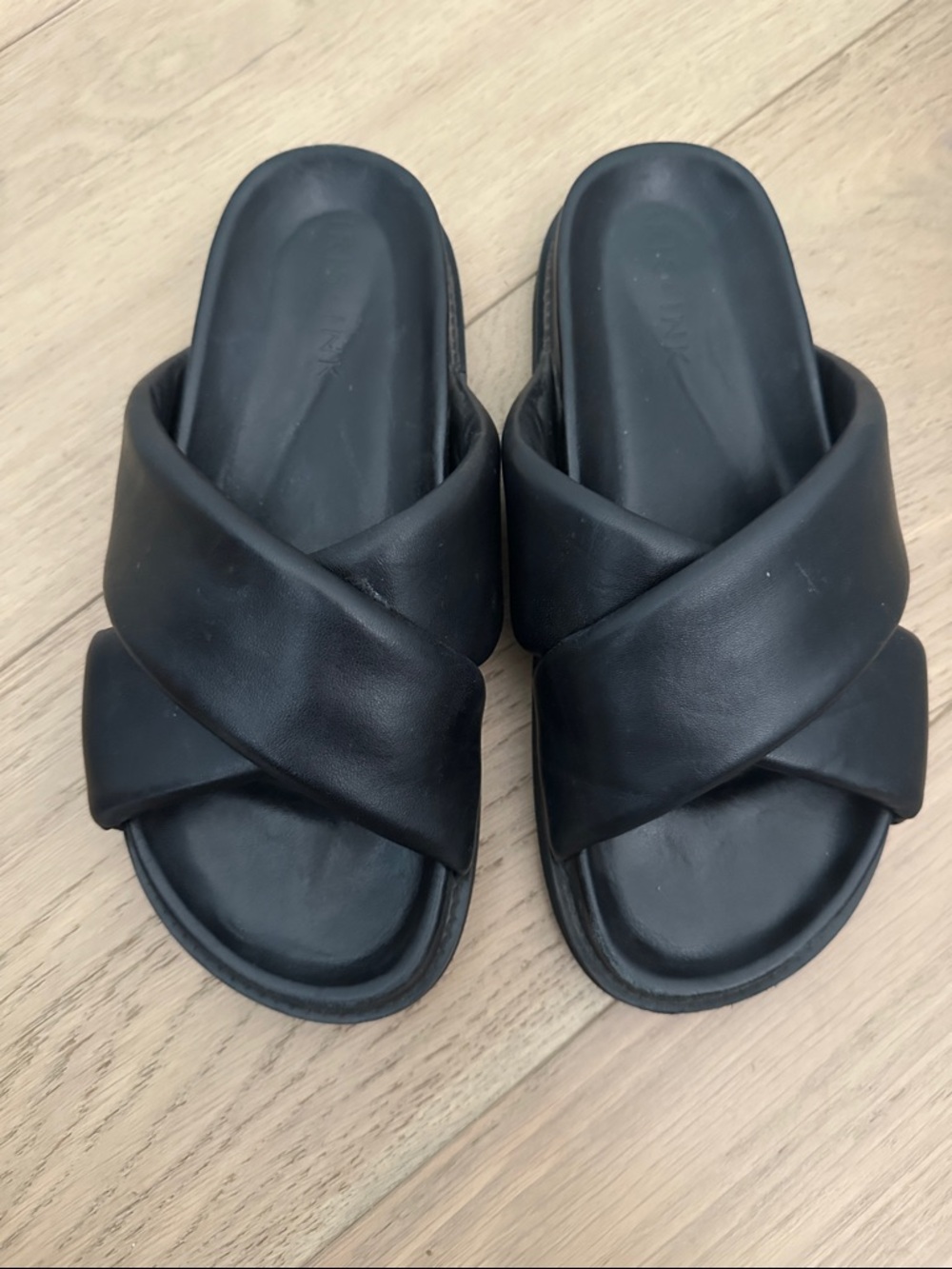 Women's Black Padded Crisscross Slide Sandals